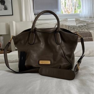 Marc by marc jacobs taupe leather tote handbag